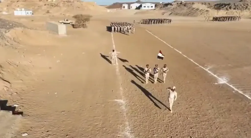 بحضور قادة عسكريين سعوديين.. تخريج دفعة جديدة من قوات درع الوطن في حضرموت